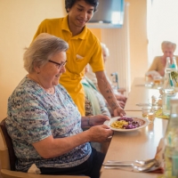 Seniorenstift Tiroler Hof - Beim Mittagessen